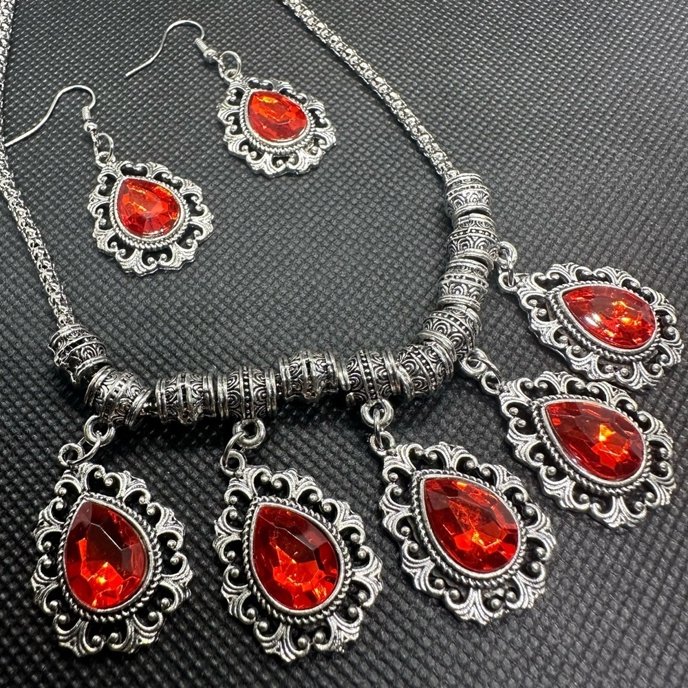 💎❤️STUNNING Vintage Silver Tone & Vermillion Dangle Necklace Earrings 💎❤️ - Picture 14 of 16